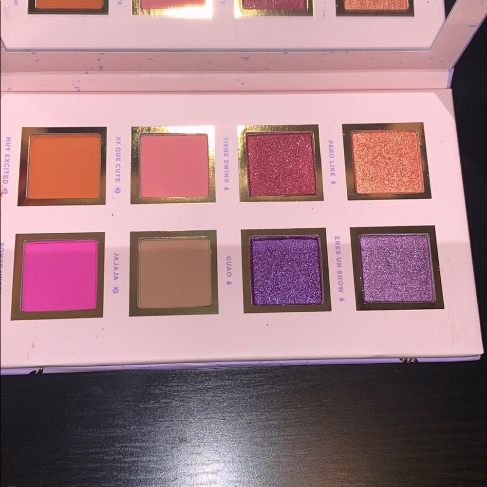 NEW- Spanglish Eye Shadow Palette